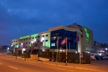 Oak Plaza Hotel, East Airport